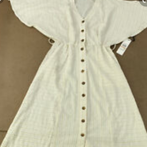 Batwing button front dress with belt - Picture 2 of 4